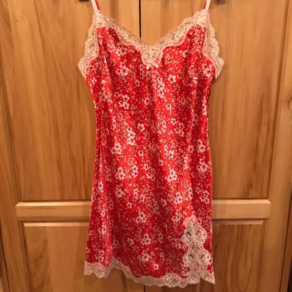 Victoria's Secret Cherry Blossom Nightie Small